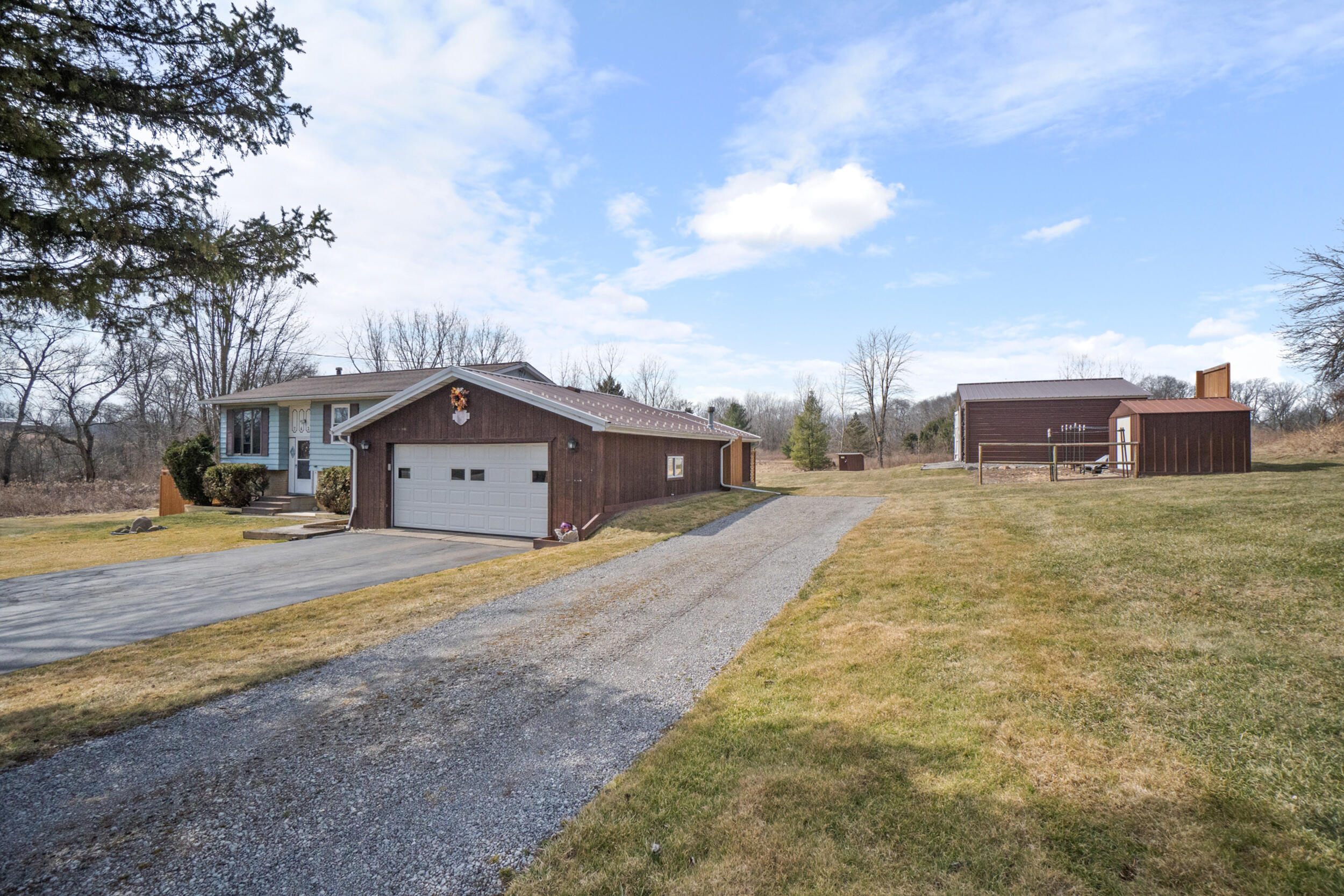 7426 Cooper Road Rives Junction, MI 49277 - Photo 4 of 46 7426 Cooper Rd Jackson MI - 00069