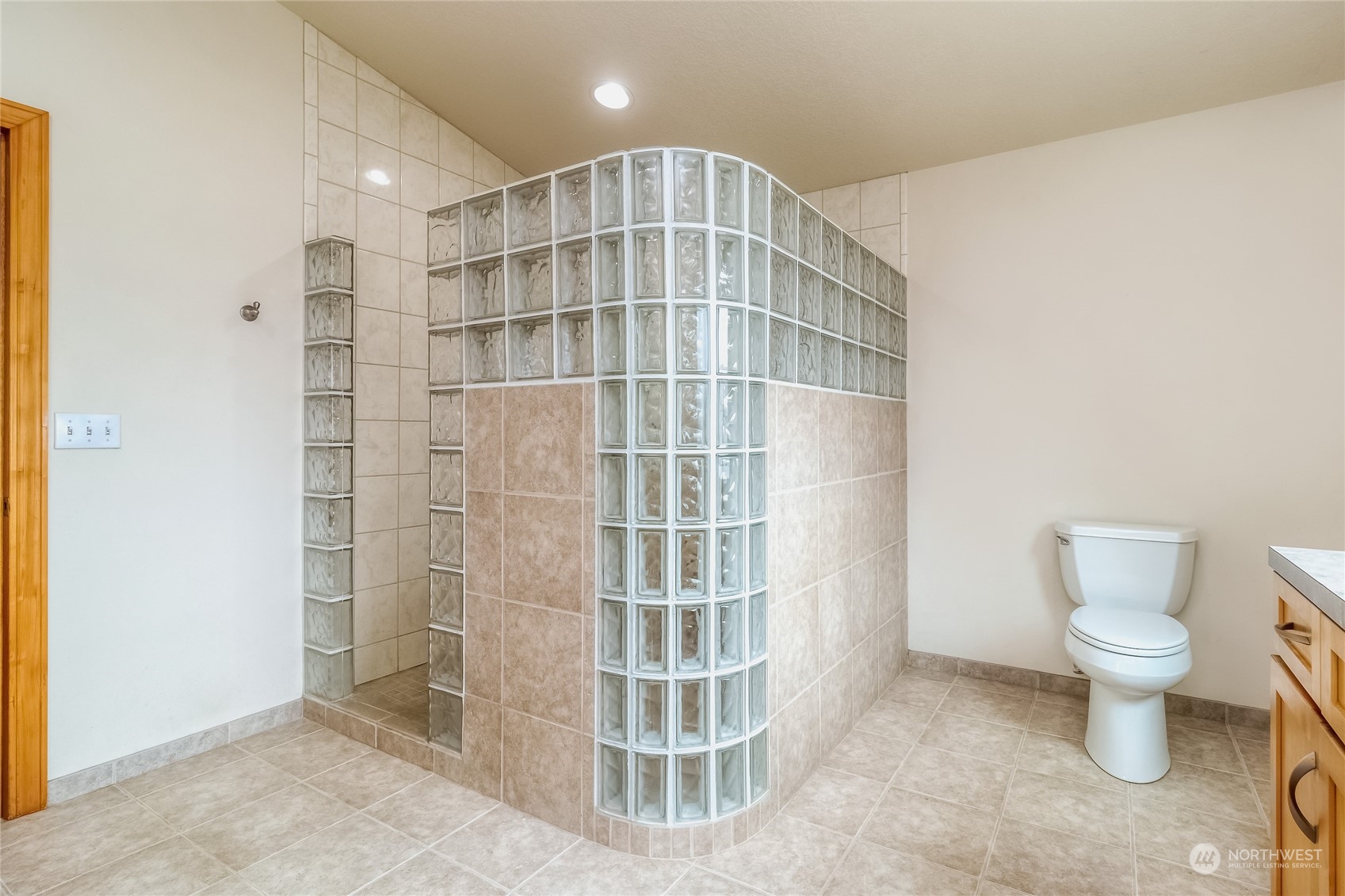 266 Thurber Road Touchet, WA 99360 - Photo 32 of 39 a bathroom with a toilet and a shower