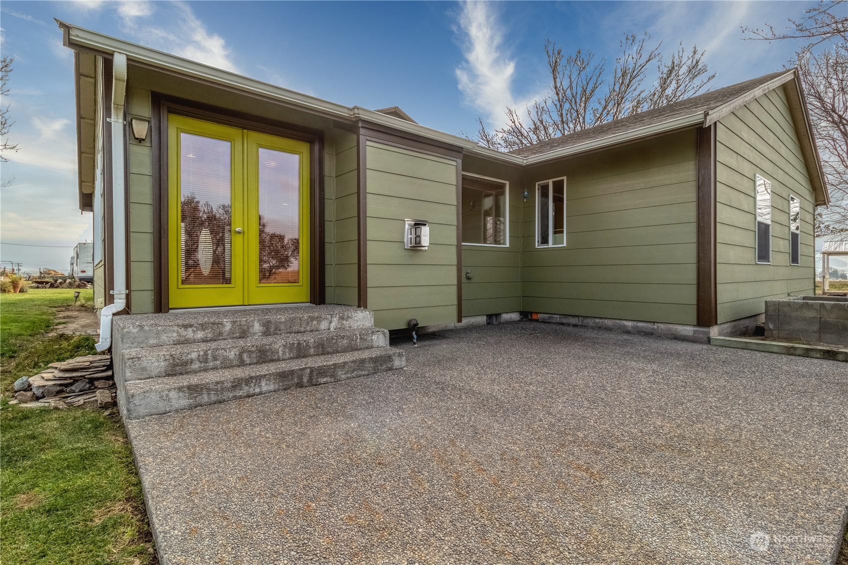 266 Thurber Road Touchet, WA 99360 - Photo 35 of 39 a front view of a house with a yard