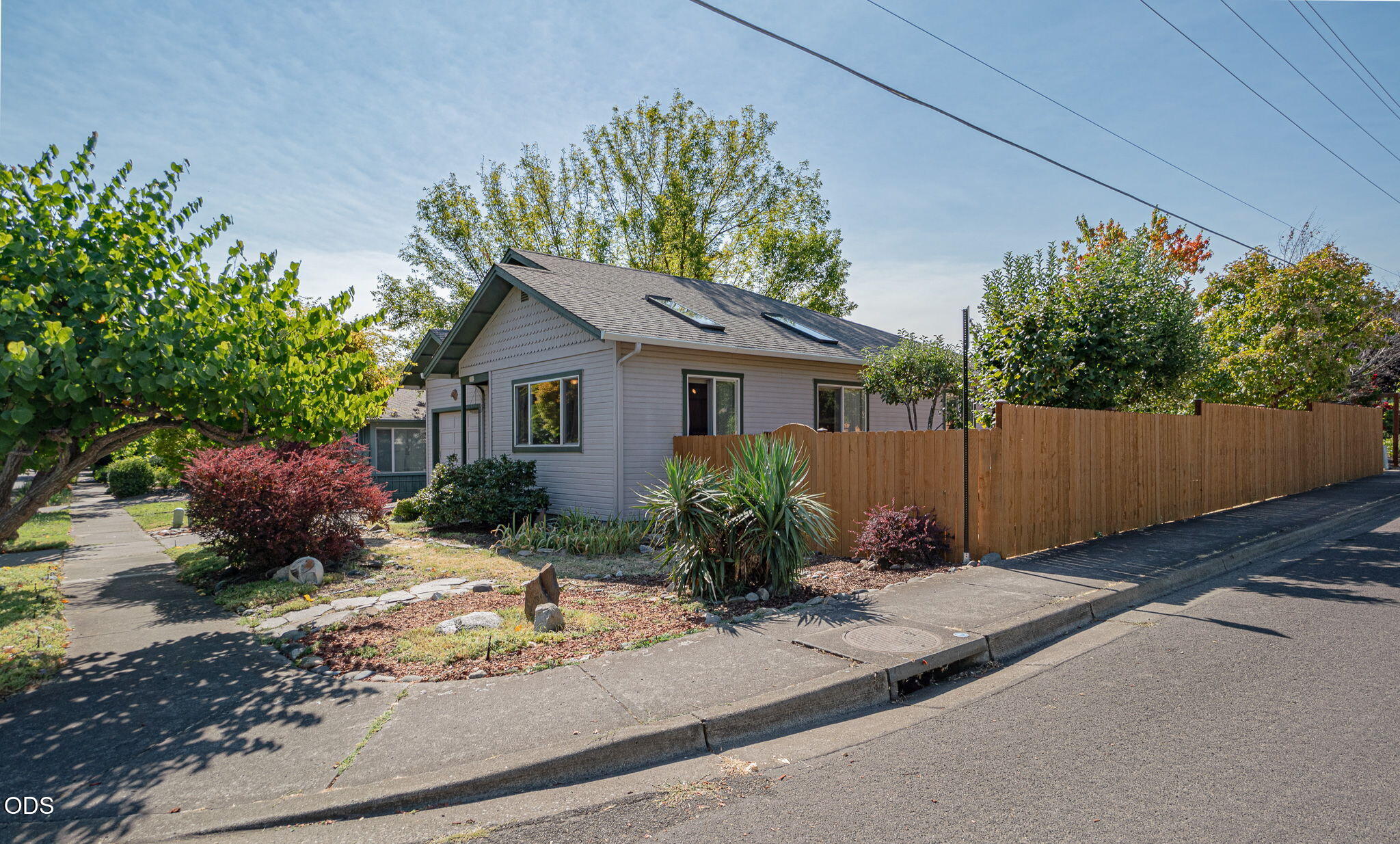 1302 Mill Pond Road Ashland, OR 97520 - Photo 4 of 18 Gallery Image 4
