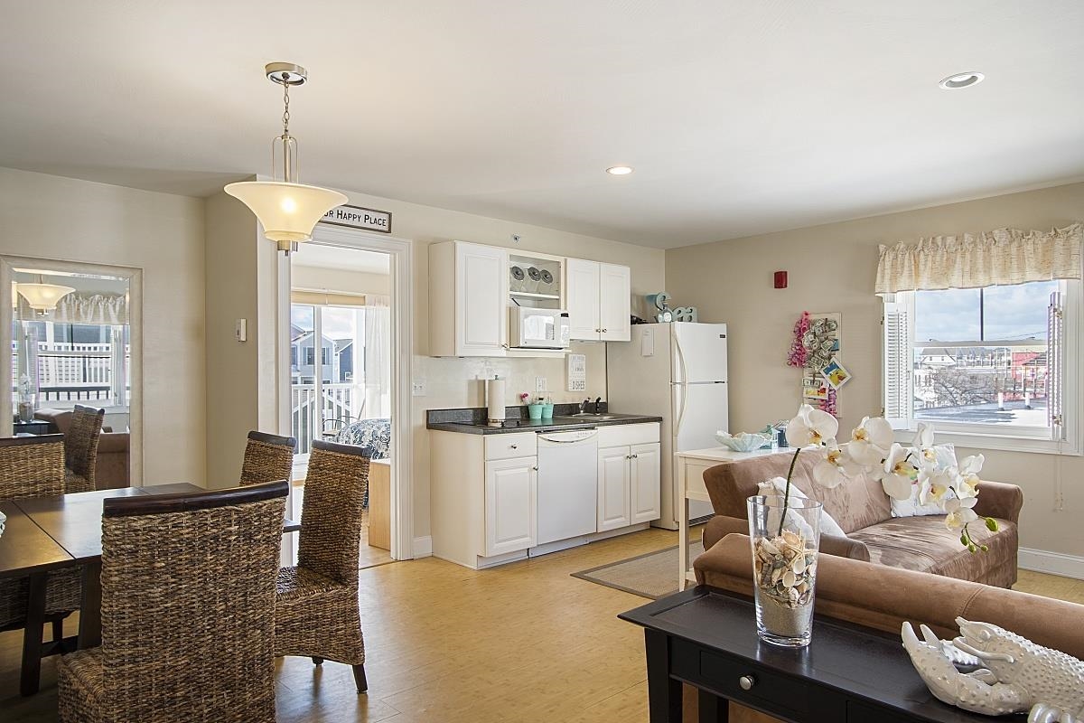 18 Ocean Boulevard, Unit 13 Hampton, NH 03842 - Photo 4 of 28
