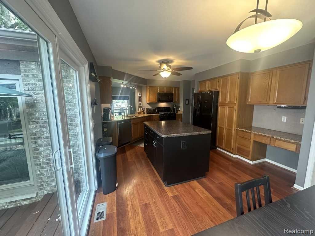 44574 Danbury Road Canton, MI 48188 - Photo 14 of 50 Gallery Image 14