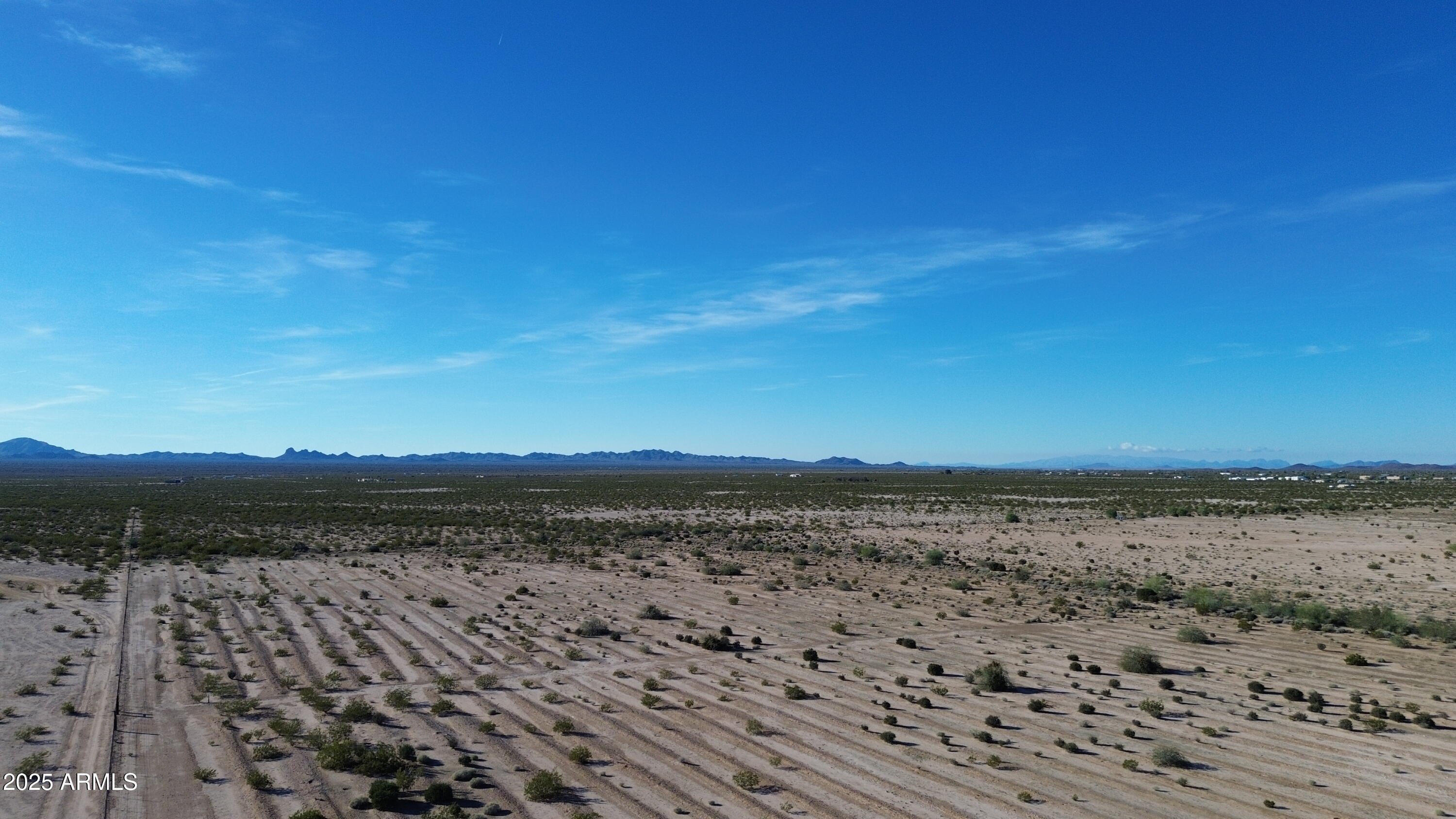 42e Bouse Az 85325 Bouse, AZ 85325 - Photo 28 of 53 a view of an ocean beach and mountain