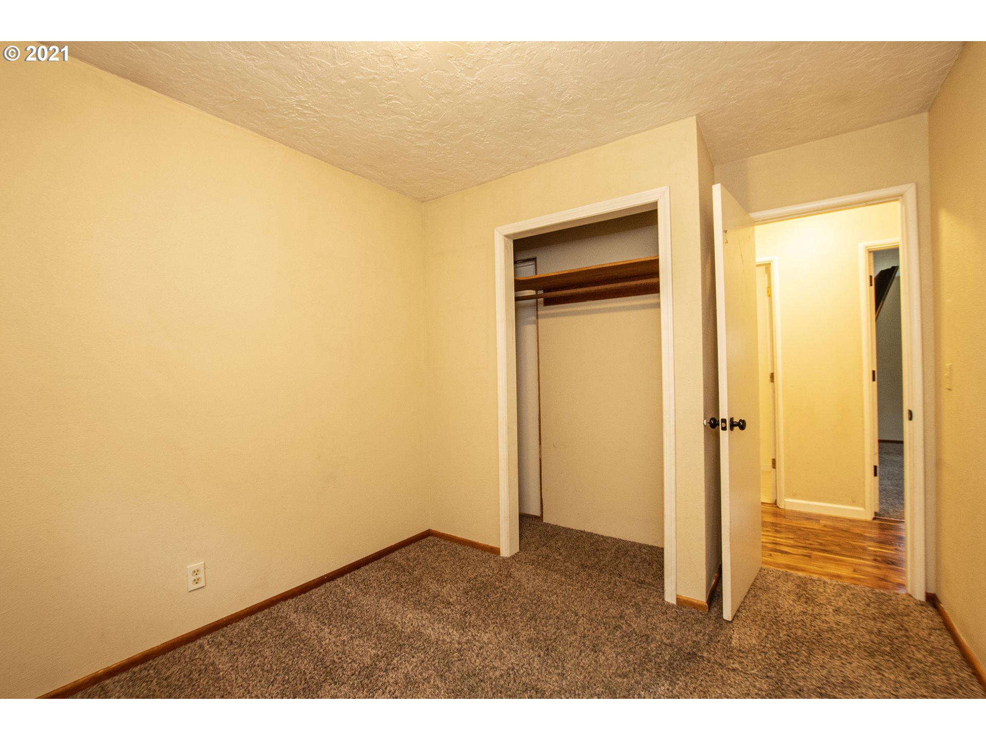89043 Poodle Creek Road Noti, OR 97461 - Photo 15 of 32 Gallery Image 15