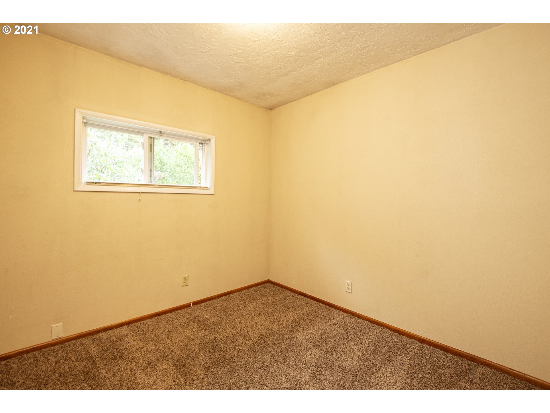 89043 Poodle Creek Road Noti, OR 97461 - Photo 16 of 32 Gallery Image 16