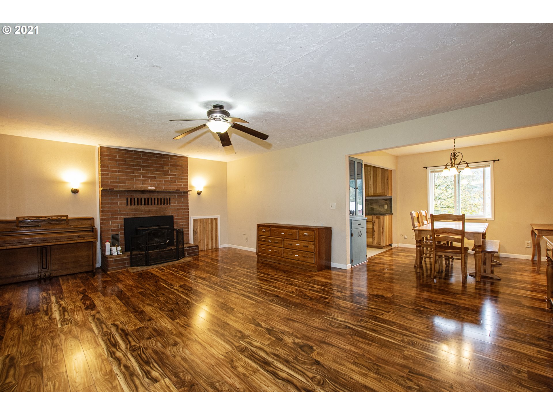 89043 Poodle Creek Road Noti, OR 97461 - Photo 4 of 32 Gallery Image 4