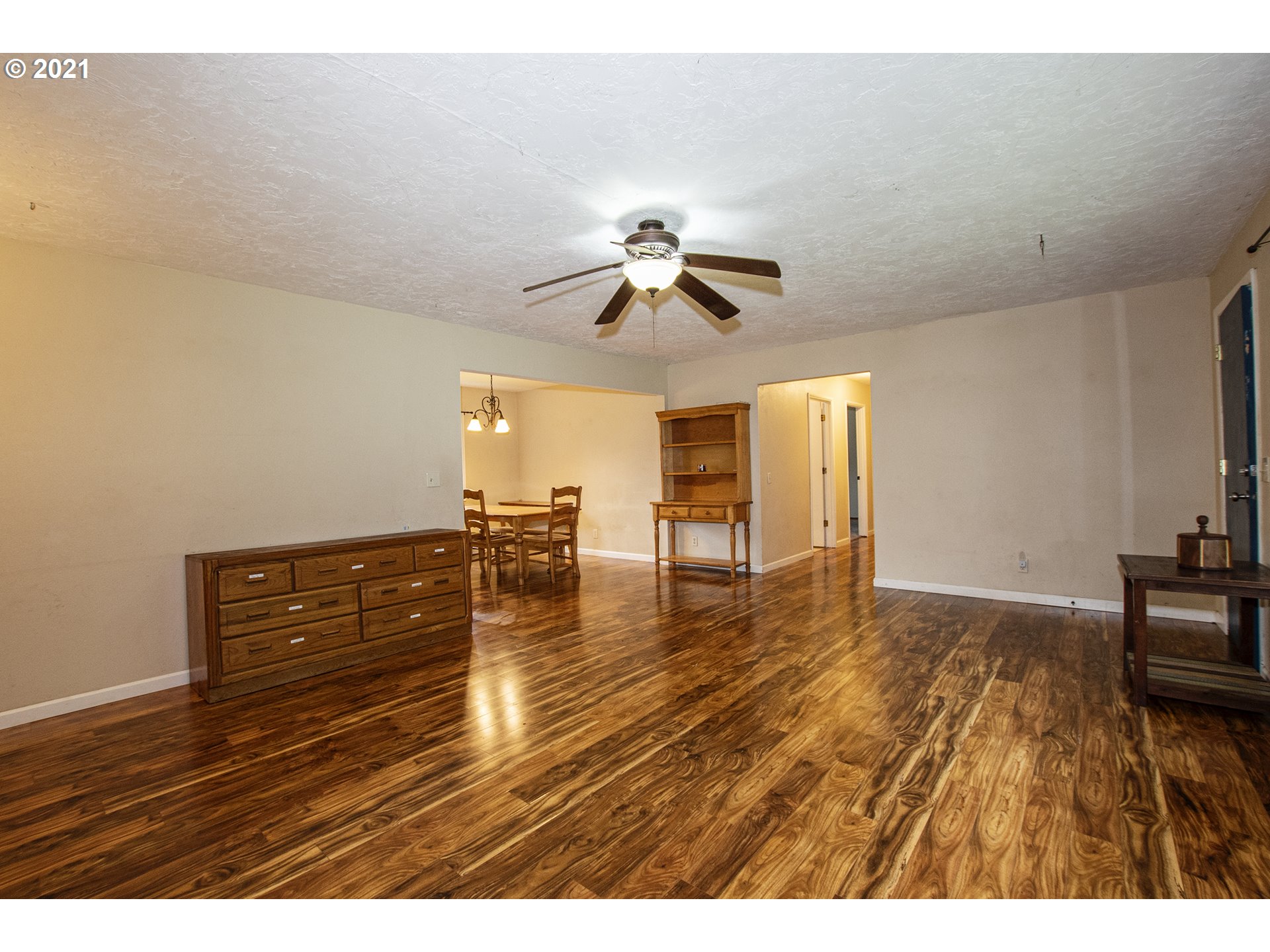 89043 Poodle Creek Road Noti, OR 97461 - Photo 5 of 32 Gallery Image 5