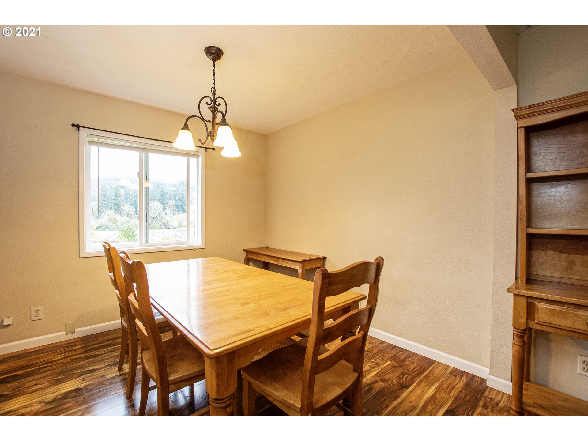 89043 Poodle Creek Road Noti, OR 97461 - Photo 6 of 32 Gallery Image 6