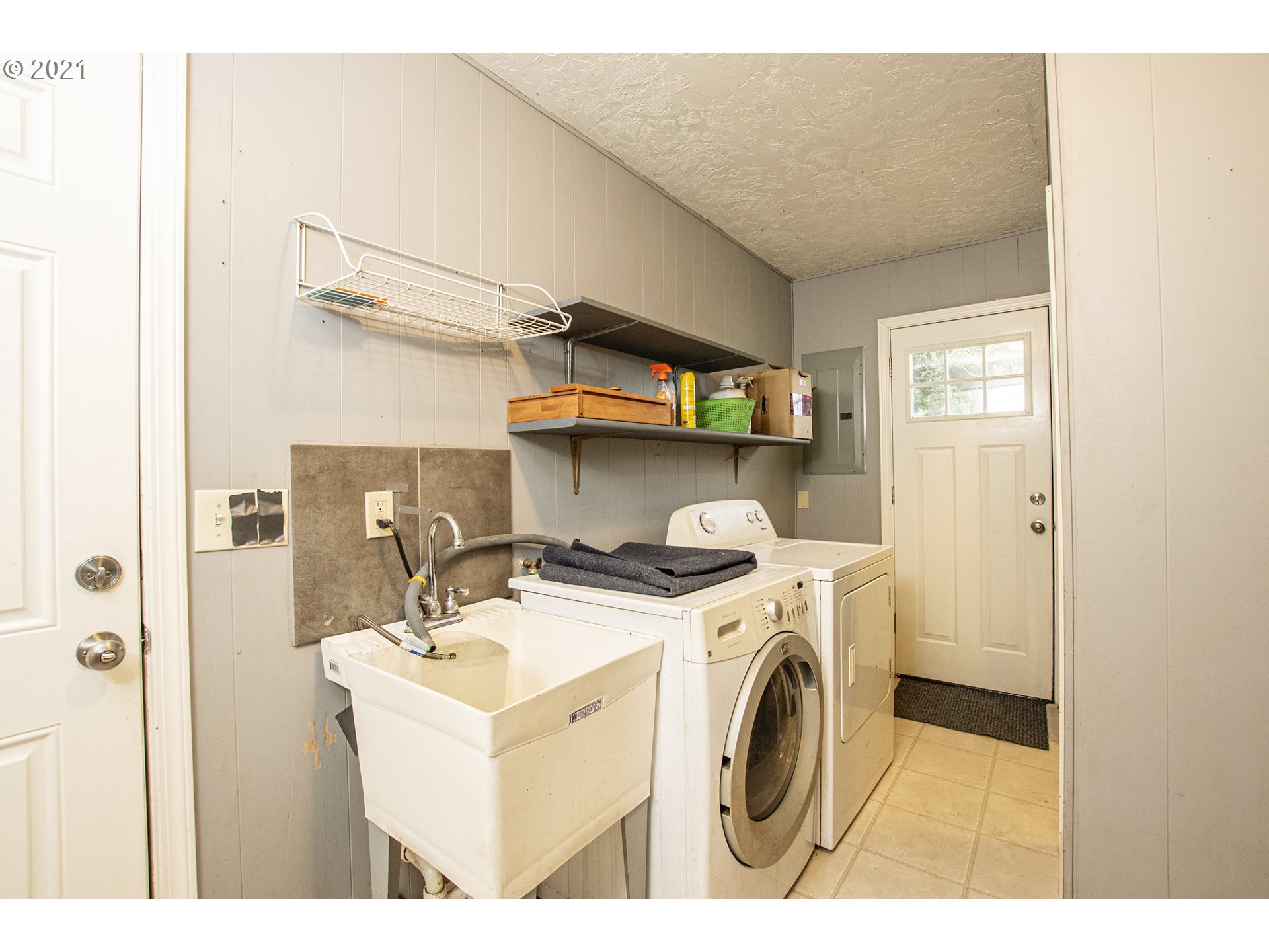 89043 Poodle Creek Road Noti, OR 97461 - Photo 10 of 32 Gallery Image 10