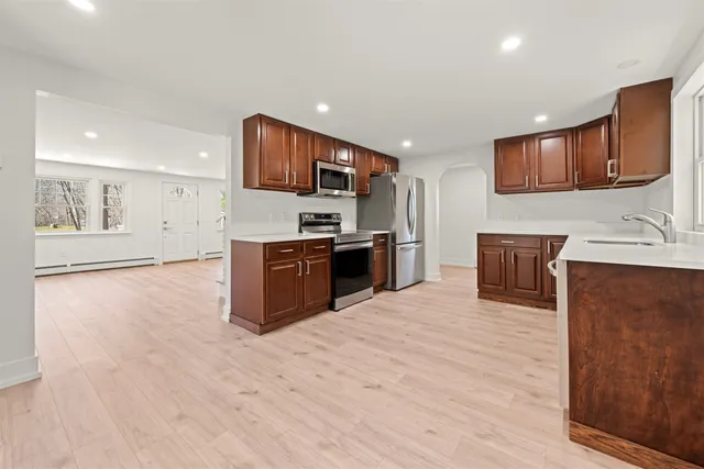 $624,900 | 3 Roux Avenue, Salem, NH 03079