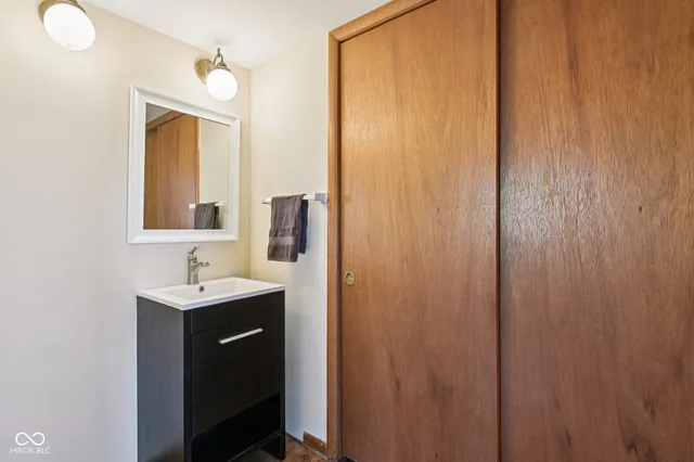 $299,000 | 2245 South Clark Road, Shelbyville, IN 46176