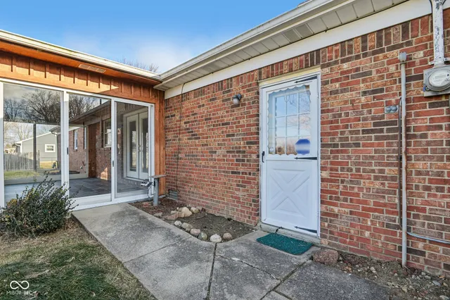 $299,000 | 2245 South Clark Road, Shelbyville, IN 46176