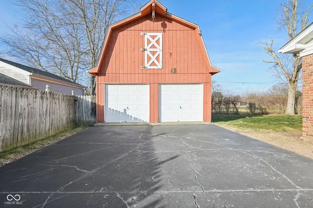 $299,000 | 2245 South Clark Road, Shelbyville, IN 46176