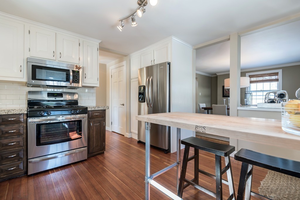 16 Cornell Road Andover, MA 01810 - Photo 4 of 25 Gallery Image 4