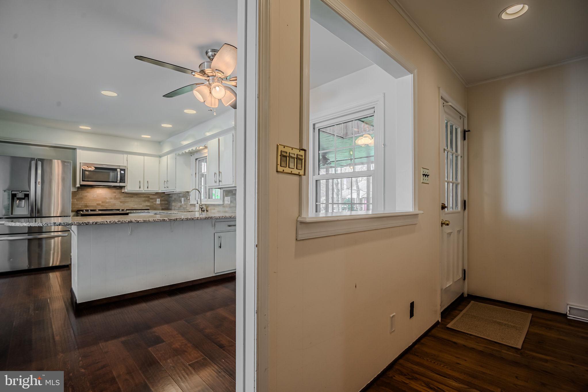 211 Hitching Post Drive Wilmington, DE 19803 - Photo 19 of 67 Main Floor - Hallway to Screened Porch