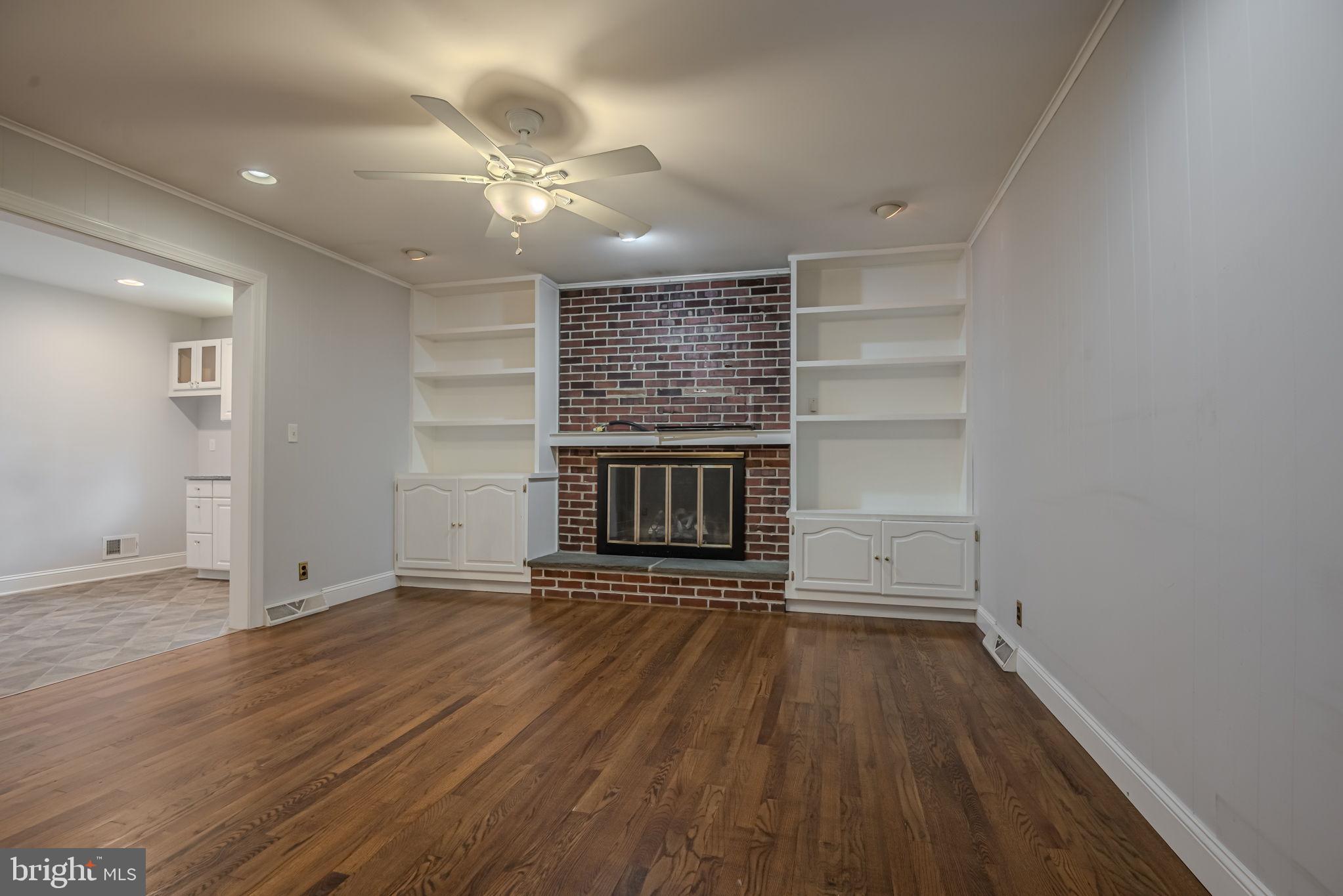 211 Hitching Post Drive Wilmington, DE 19803 - Photo 20 of 67 Main Floor - Family Room w/Gas Fireplace