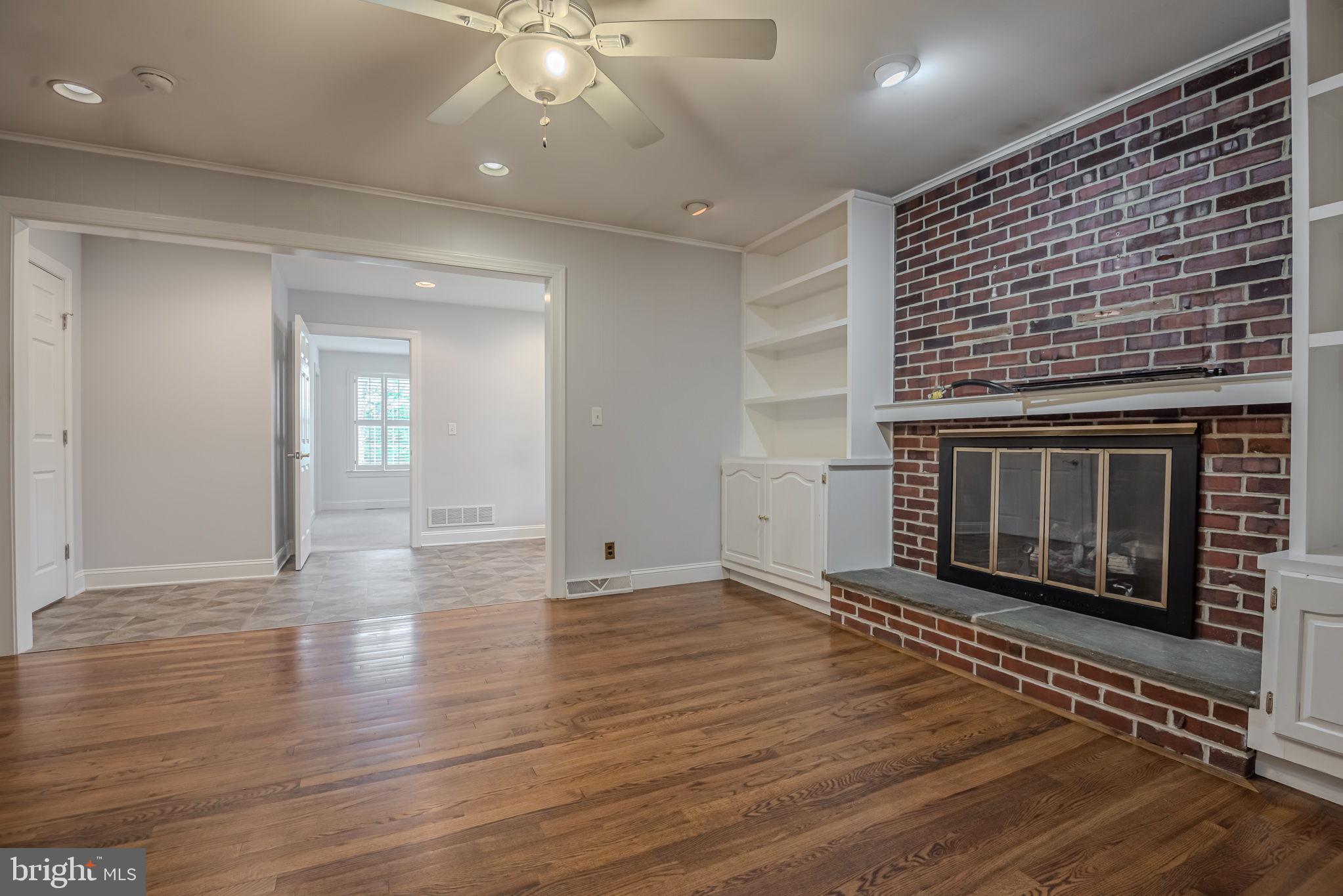 211 Hitching Post Drive Wilmington, DE 19803 - Photo 21 of 67 Main Floor - Family Room w/Built-Ins