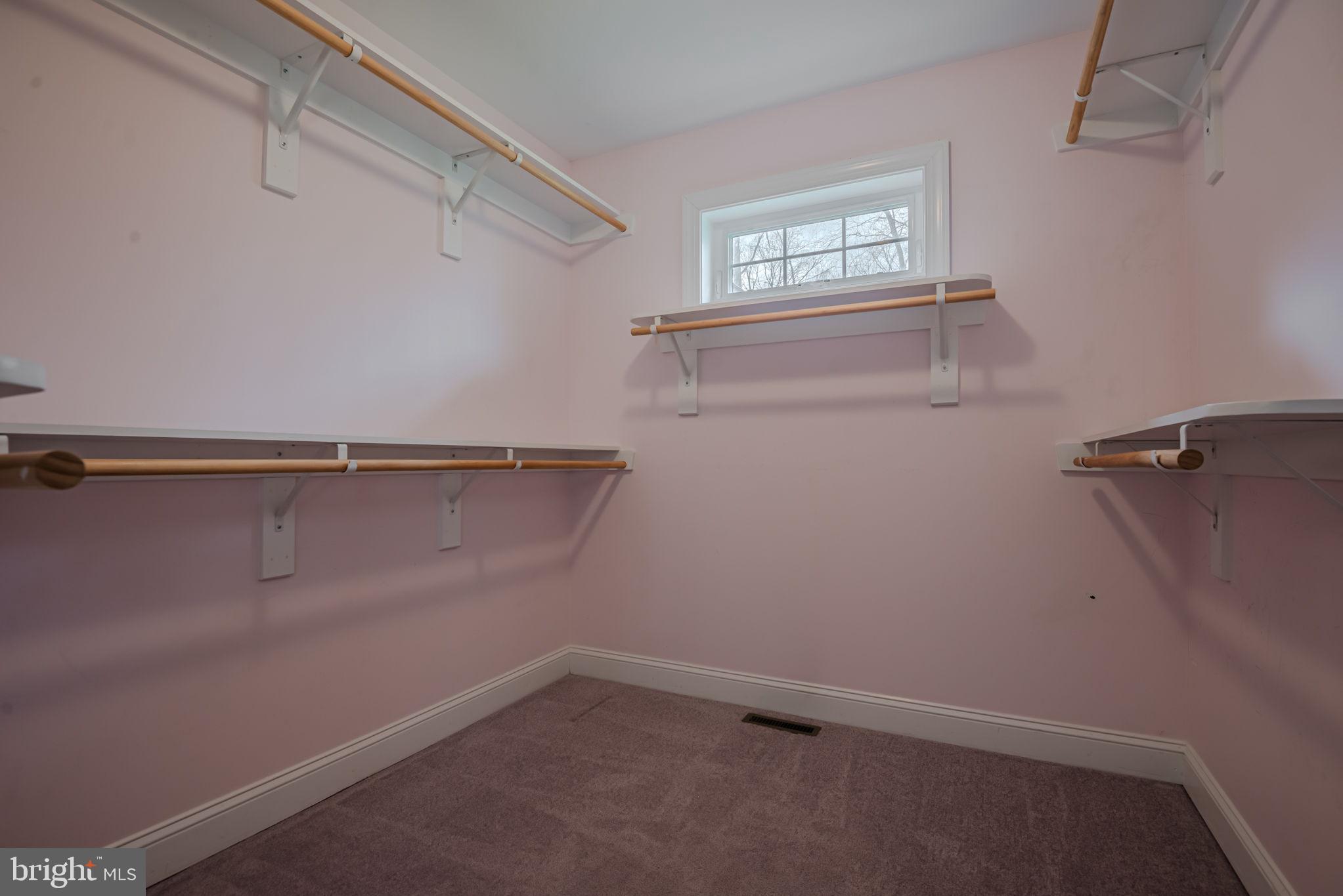 211 Hitching Post Drive Wilmington, DE 19803 - Photo 27 of 67 Main Floor Bedroom - Walk-In Closet