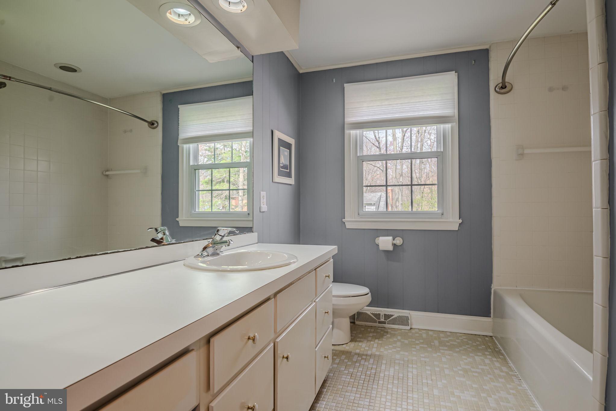 211 Hitching Post Drive Wilmington, DE 19803 - Photo 52 of 67 Upstairs - Hall Bathroom