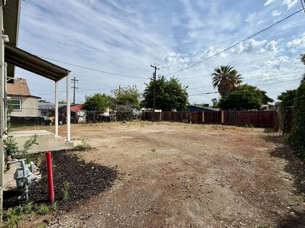 $275,000 | 622 North Palm Avenue, Fresno, CA 93728