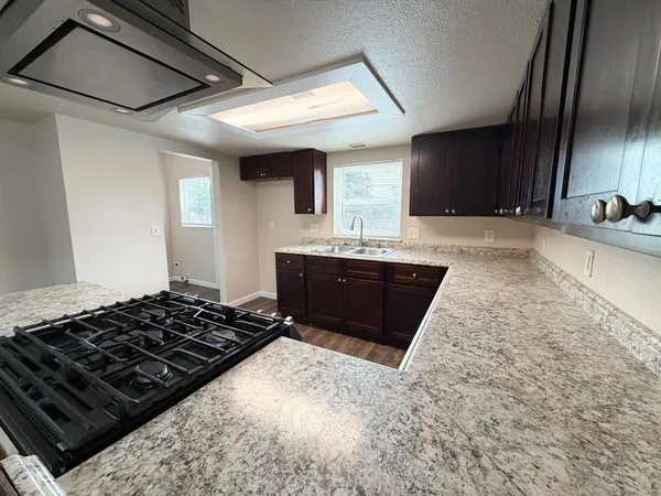 $275,000 | 622 North Palm Avenue, Fresno, CA 93728