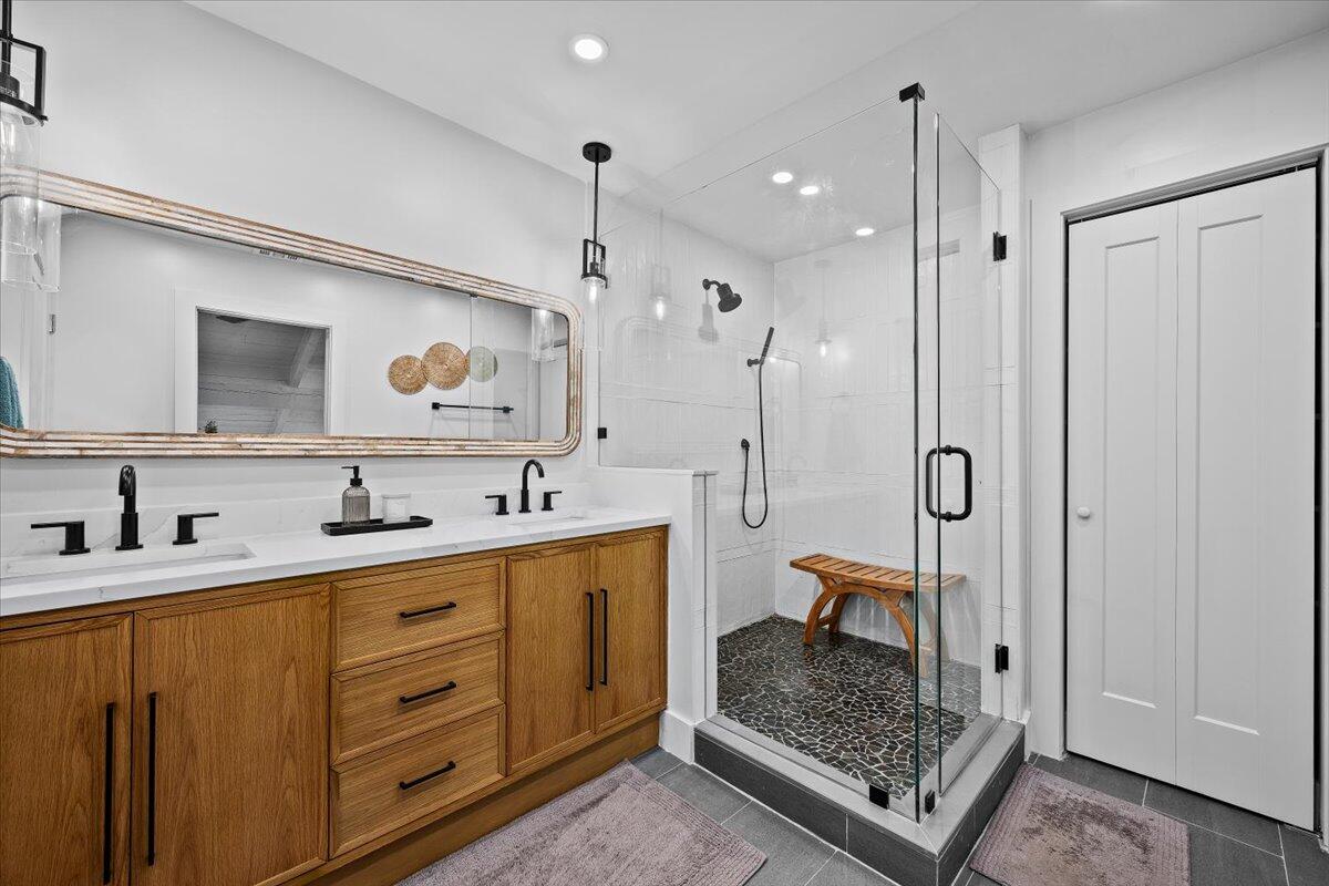 1605 Us-1, Unit 1F Jupiter, FL 33477 - Photo 15 of 34 Primary Bath