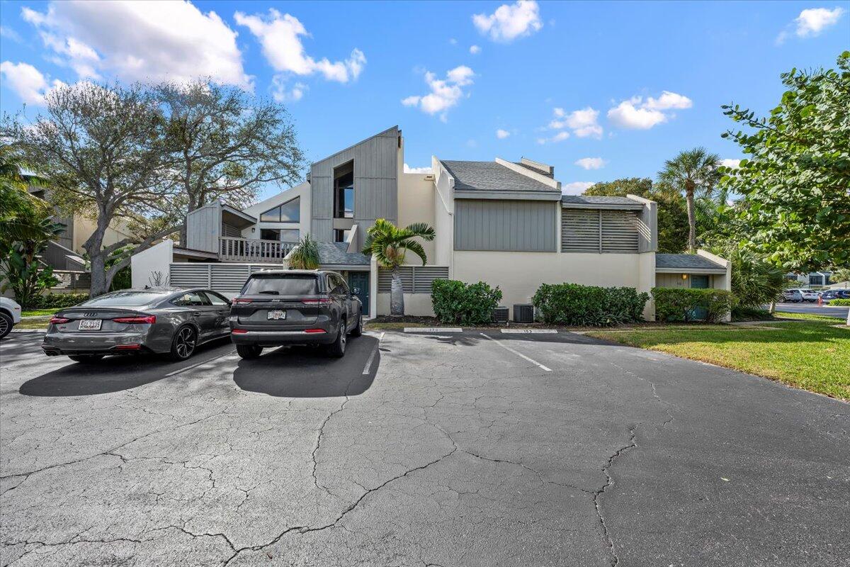 1605 Us-1, Unit 1F Jupiter, FL 33477 - Photo 25 of 34 Parking