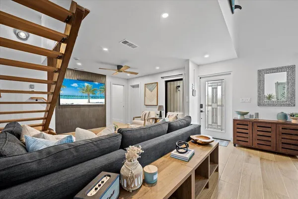 $3,000 | 1605 Us-1, Unit 1F, Jupiter, FL 33477