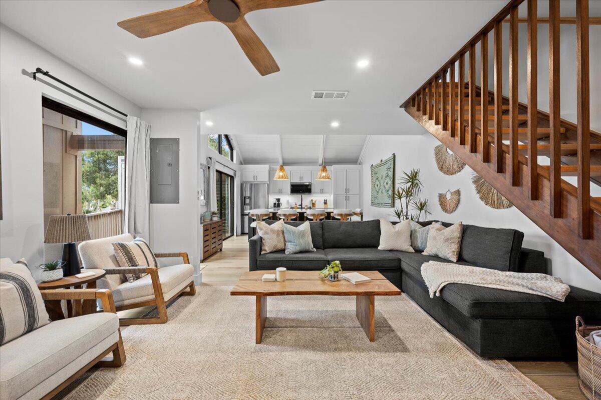 1605 Us-1, Unit 1F Jupiter, FL 33477 - Photo 9 of 34 Living