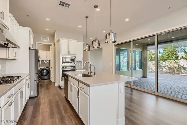 $4,000 | 3008 Barrett Springs Avenue, Henderson, NV 89044