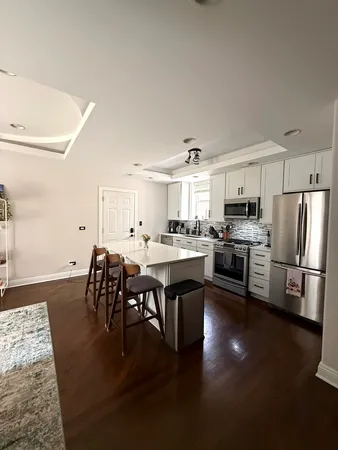 $3,200 | 526 West Cornelia Avenue, Unit 1, Chicago, IL 60657