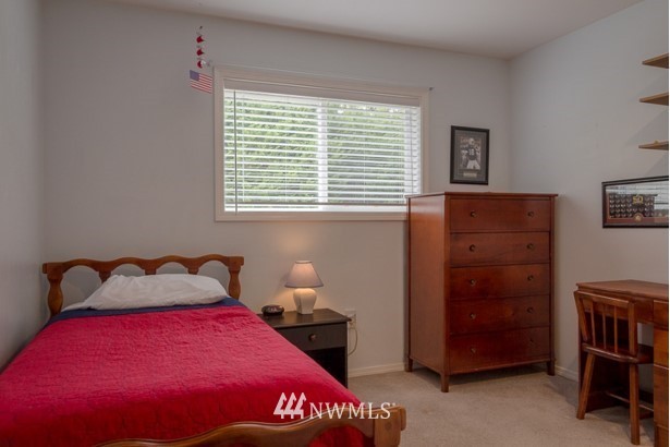 15021 Stevens Road Southeast Olalla, WA 98359 - Photo 11 of 25 Gallery Image 11