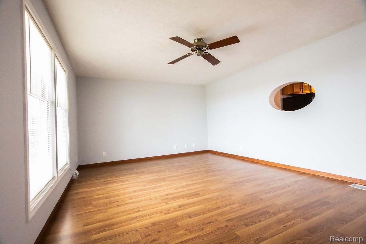 2609 Maple Grove Road Deckerville, MI 48427 - Photo 16 of 31 Living Room.jpg