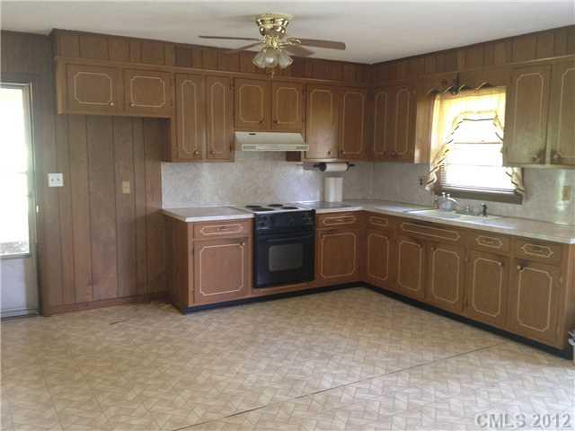 1054 Shiloh Road Catawba, NC 28609 - Photo 3 of 12 Gallery Image 3