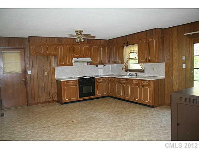 1054 Shiloh Road Catawba, NC 28609 - Photo 4 of 12 Gallery Image 4