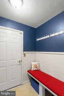$570,000 | 8 Glen View Place, Newark, DE 19711
