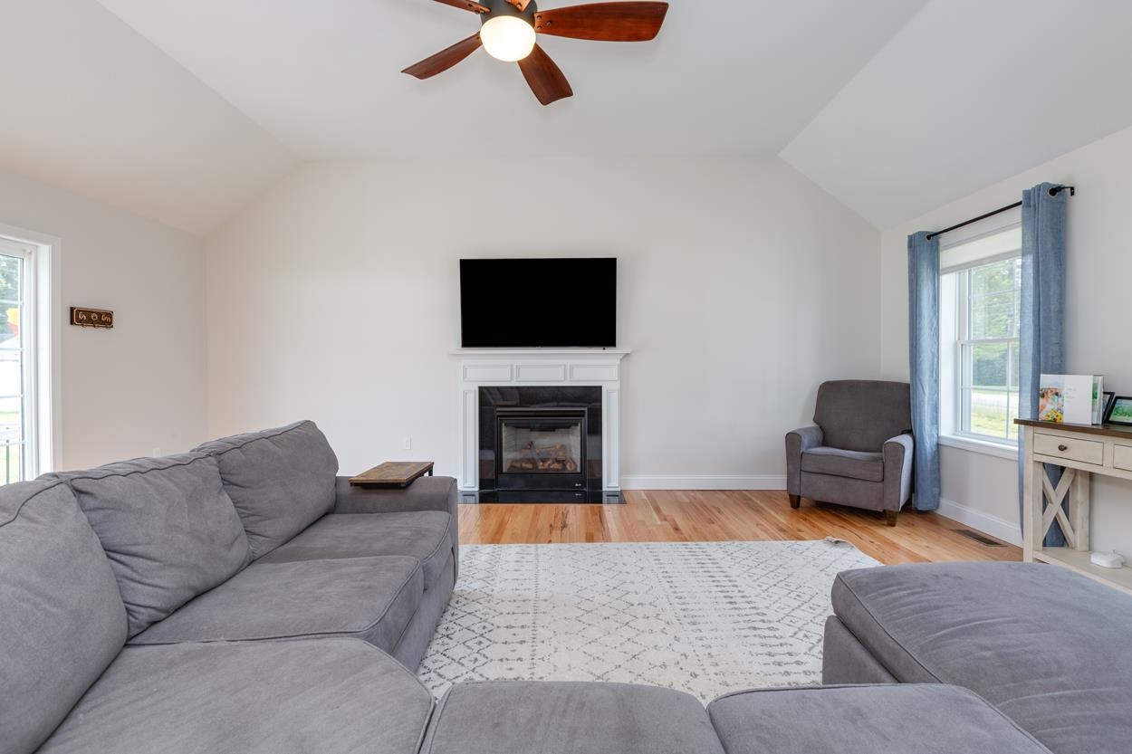 467 Poverty Plains Road Warner, NH 03278 - Photo 5 of 39