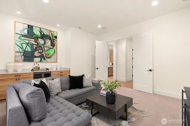 $2,995,000 | 1004 166th Place Northeast, Bellevue, WA 98008