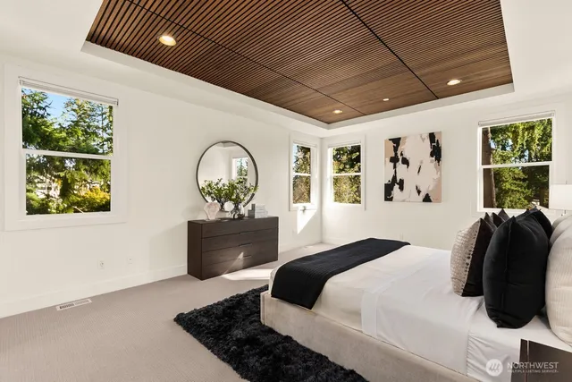 $2,995,000 | 1004 166th Place Northeast, Bellevue, WA 98008