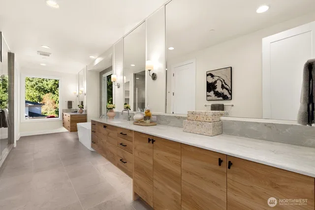 $2,995,000 | 1004 166th Place Northeast, Bellevue, WA 98008