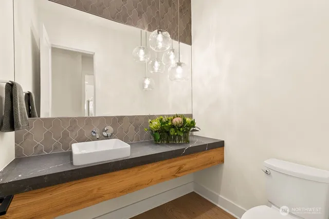 $2,995,000 | 1004 166th Place Northeast, Bellevue, WA 98008