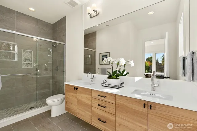 $2,995,000 | 1004 166th Place Northeast, Bellevue, WA 98008