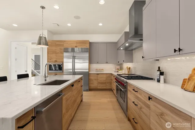 $2,995,000 | 1004 166th Place Northeast, Bellevue, WA 98008