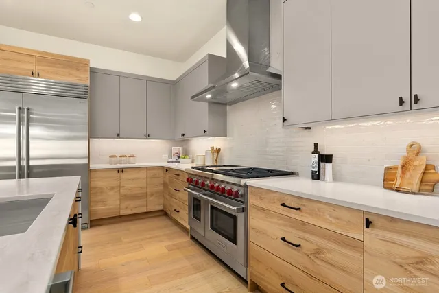 $2,995,000 | 1004 166th Place Northeast, Bellevue, WA 98008