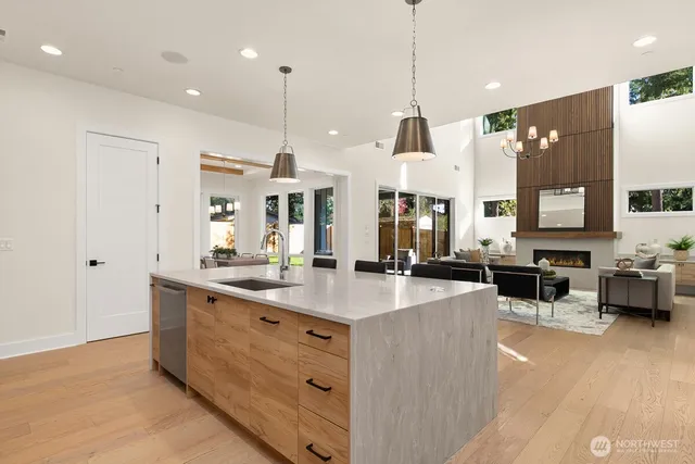 $2,995,000 | 1004 166th Place Northeast, Bellevue, WA 98008