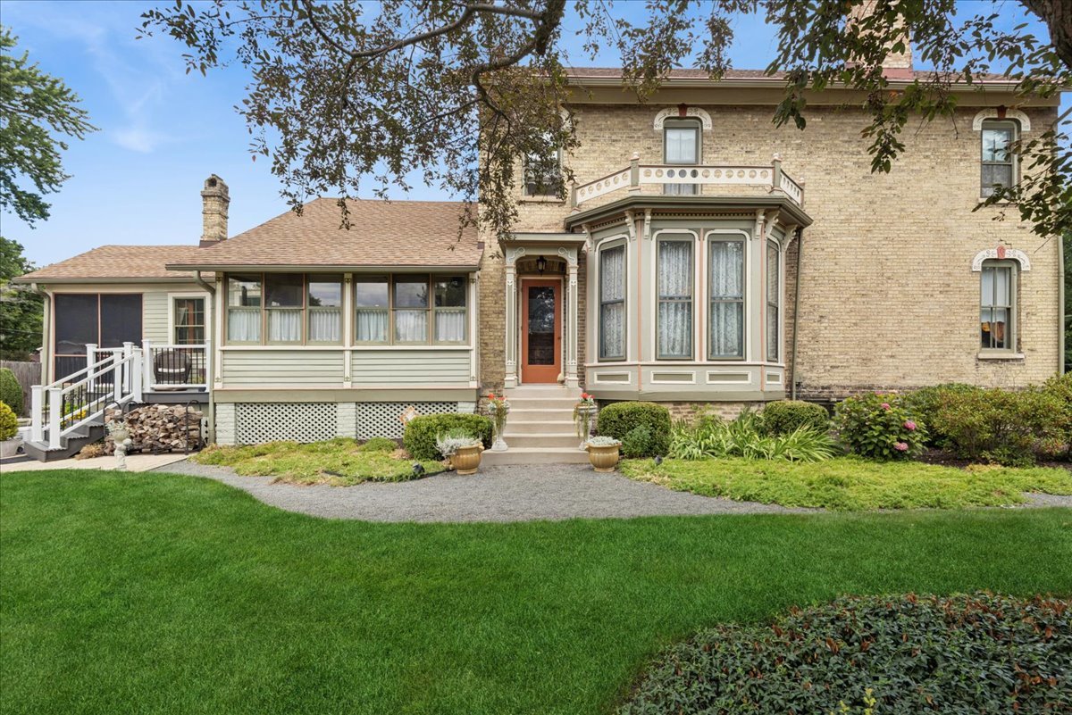 346 Sheridan Road Winthrop Harbor, IL 60096 - Photo 11 of 31 Gallery Image 11