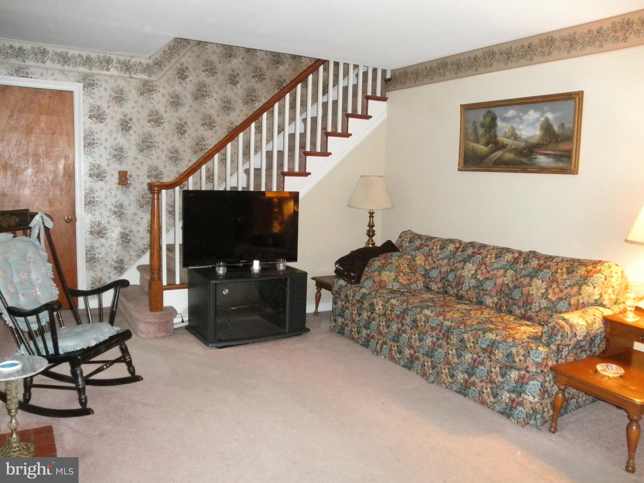 144 Berkeley Road Glenside, PA 19038 - Photo 2 of 21 Living Room