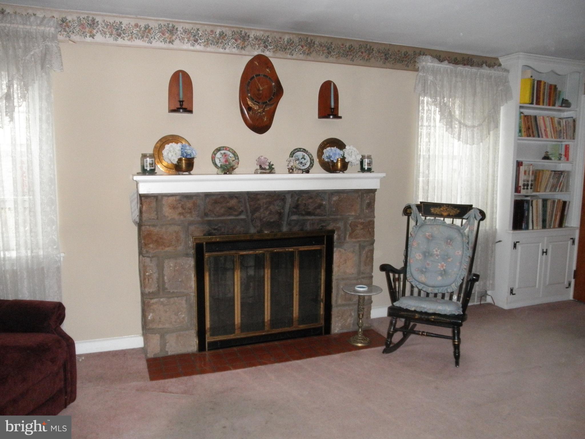 144 Berkeley Road Glenside, PA 19038 - Photo 3 of 21 Living Room