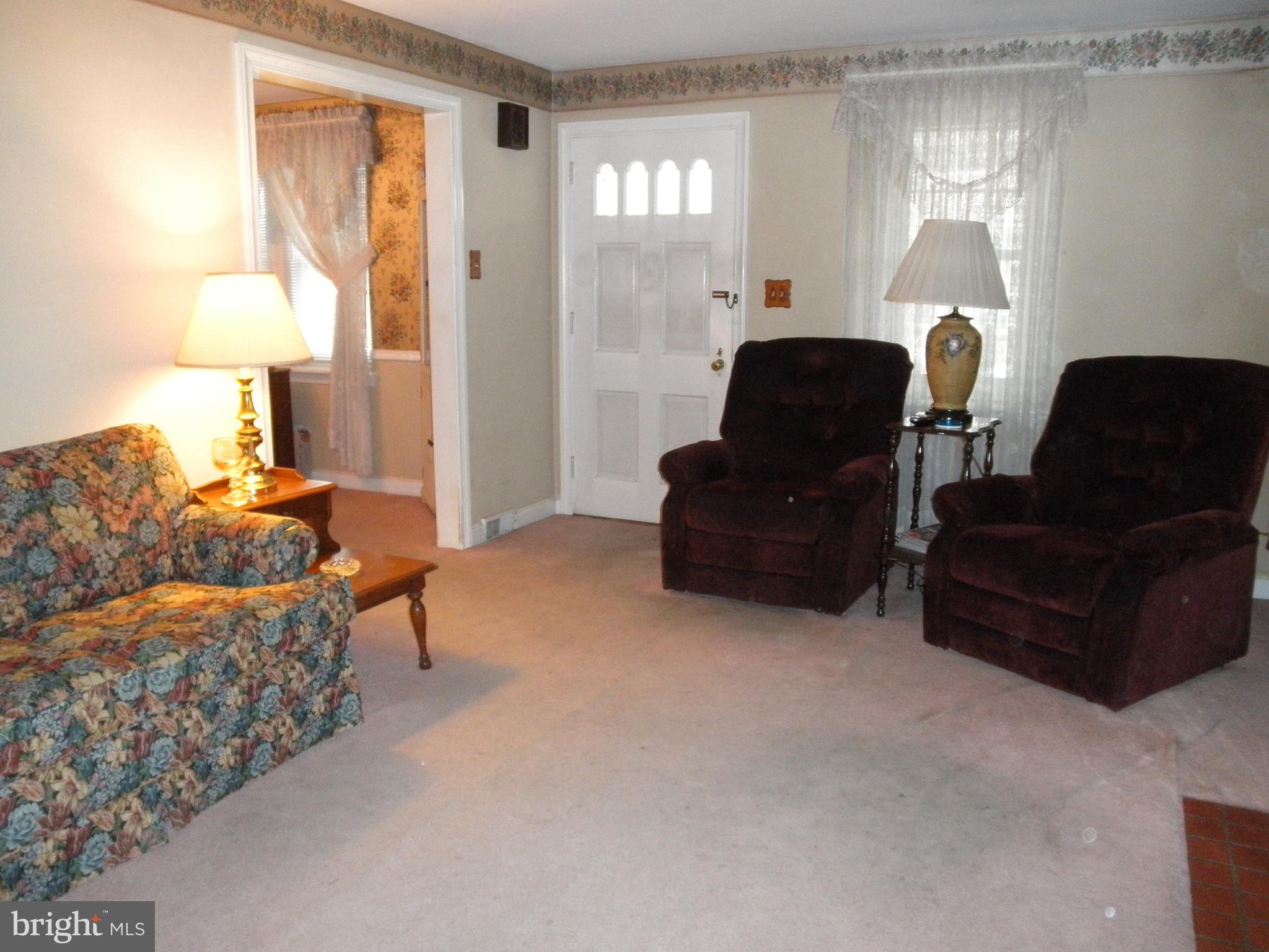 144 Berkeley Road Glenside, PA 19038 - Photo 4 of 21 Living Room