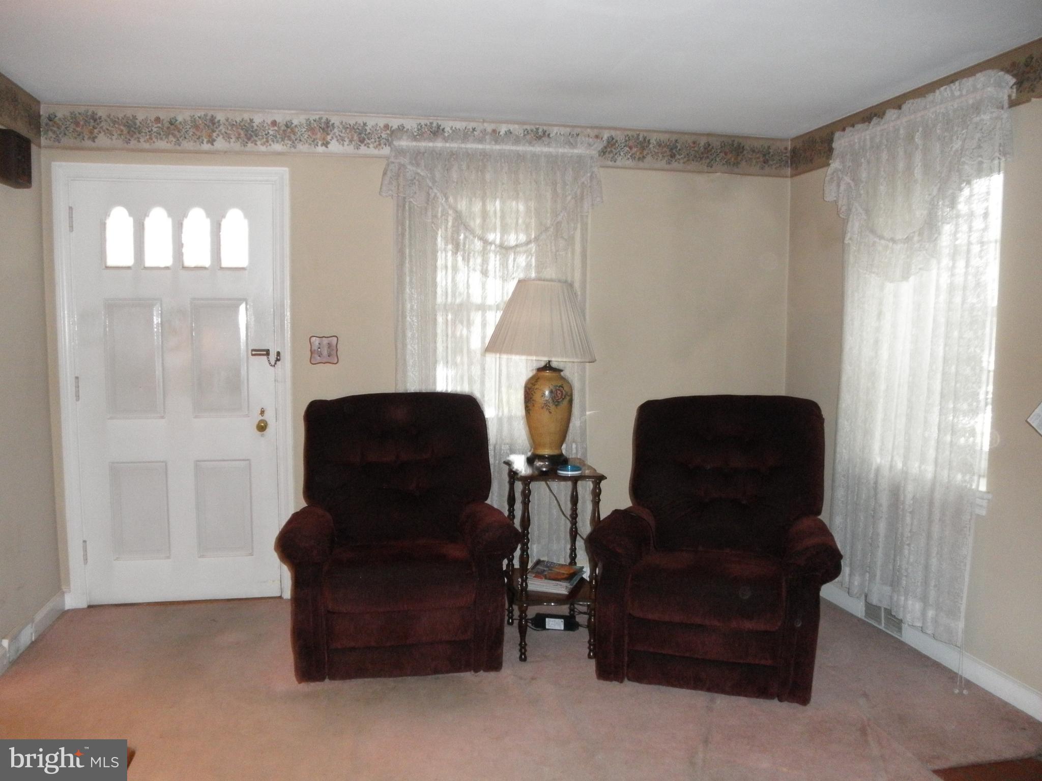144 Berkeley Road Glenside, PA 19038 - Photo 6 of 21 Living Room
